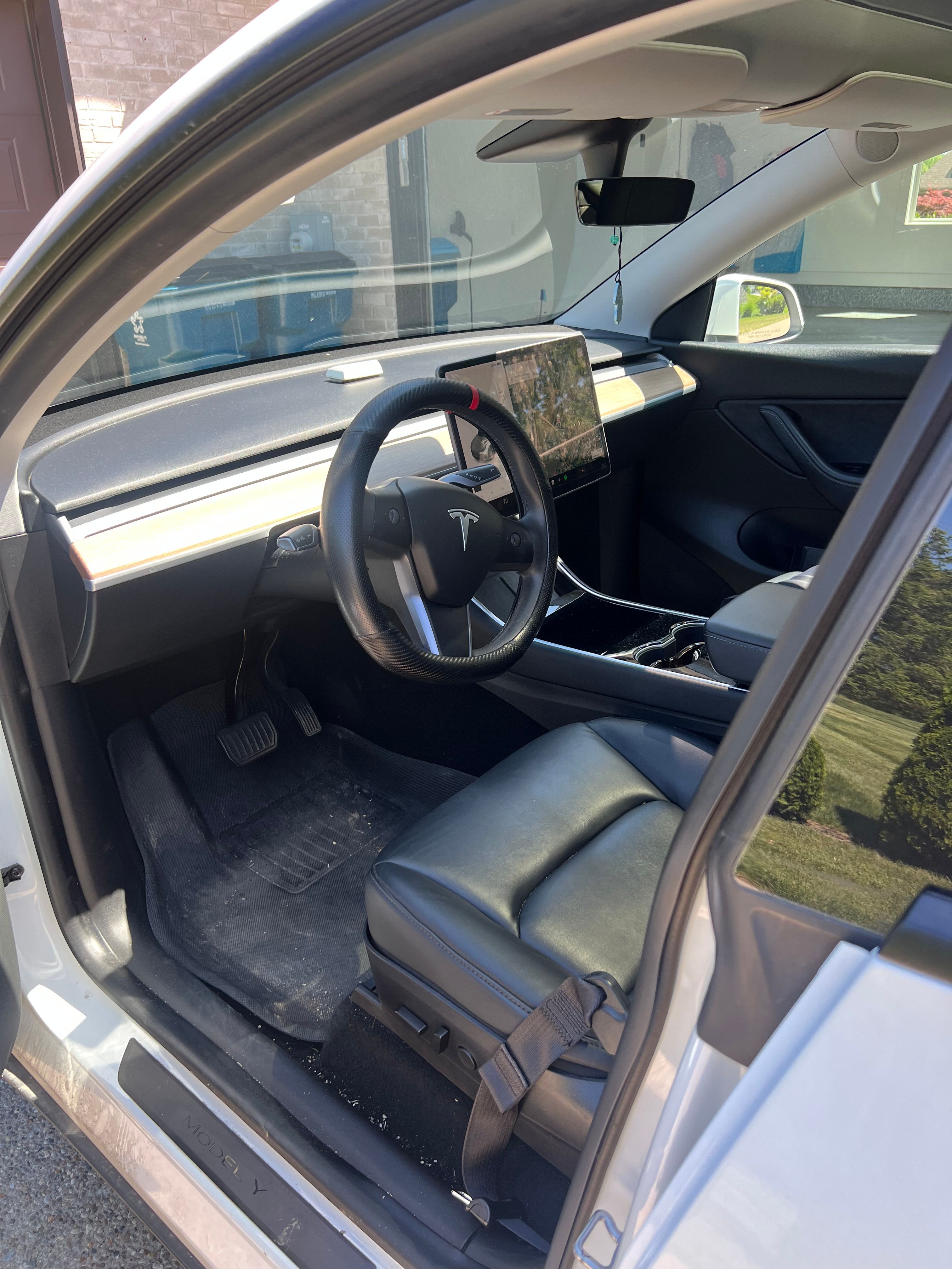 Used 2020 Tesla Model Y Long Range AWD/4WD image 1