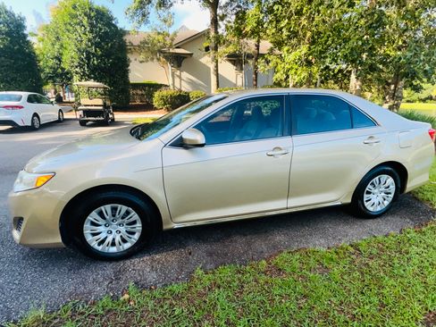 Used 2012 Toyota Camry LE FWD image 8