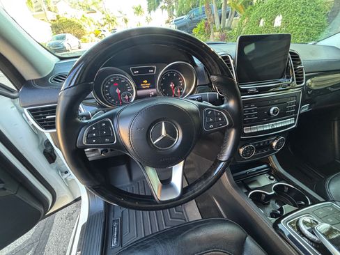 Used 2018 Mercedes-Benz GLS 550 4MATIC image 10