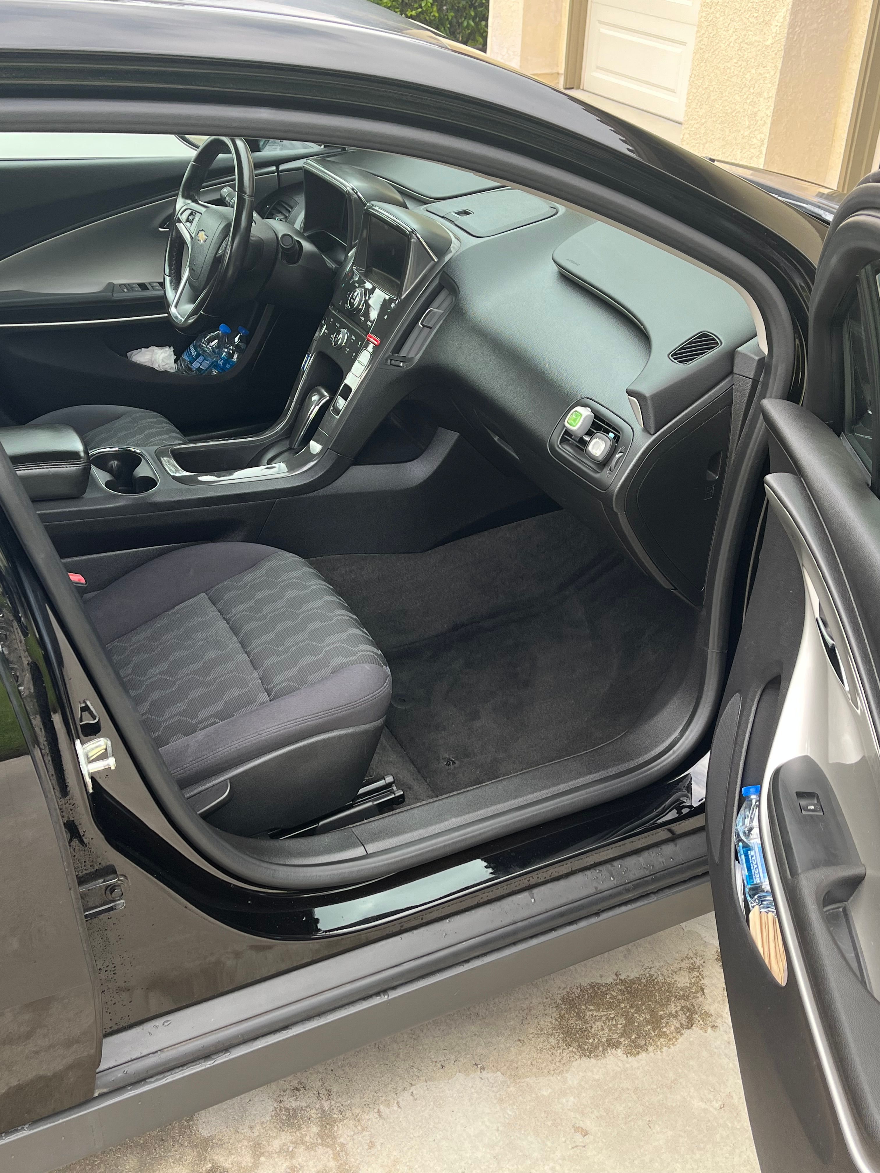 Used 2014 Chevrolet Volt w/ Enhanced Safety Package 1 FWD image 9