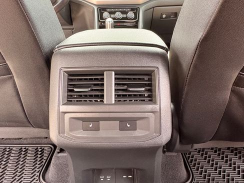 Used 2022 Volkswagen Atlas Cross Sport SEL Premium R-Line AWD/4WD image 10