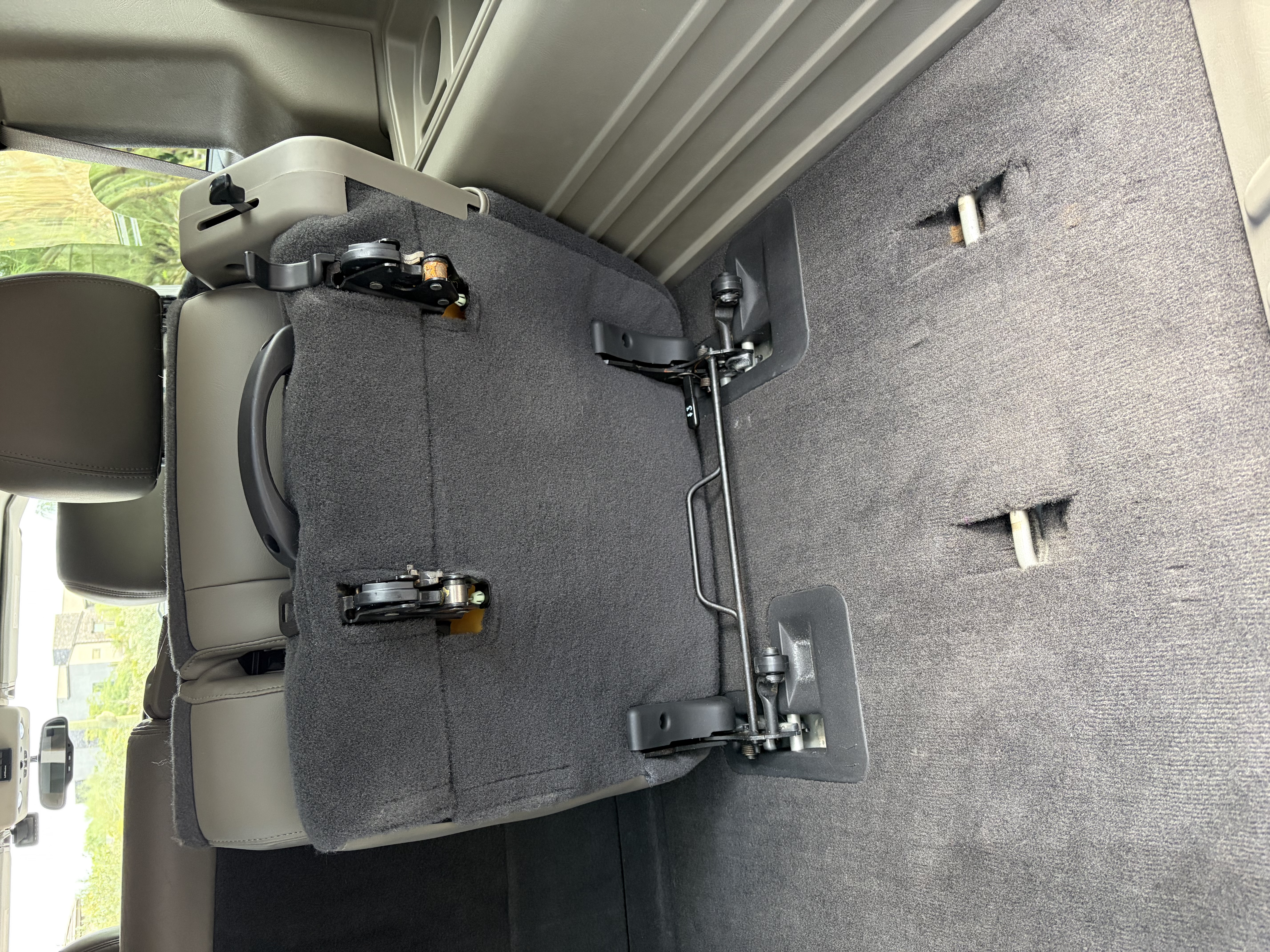 Used 2004 HUMMER H2 w/ Preferred Equipment Group AWD/4WD image 16