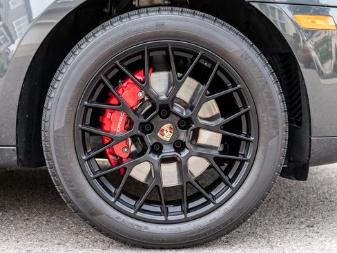 Used 2021 Porsche Macan GTS image 12