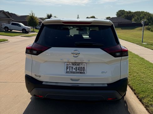 Used 2021 Nissan Rogue SV w/ Premium Package FWD image 9