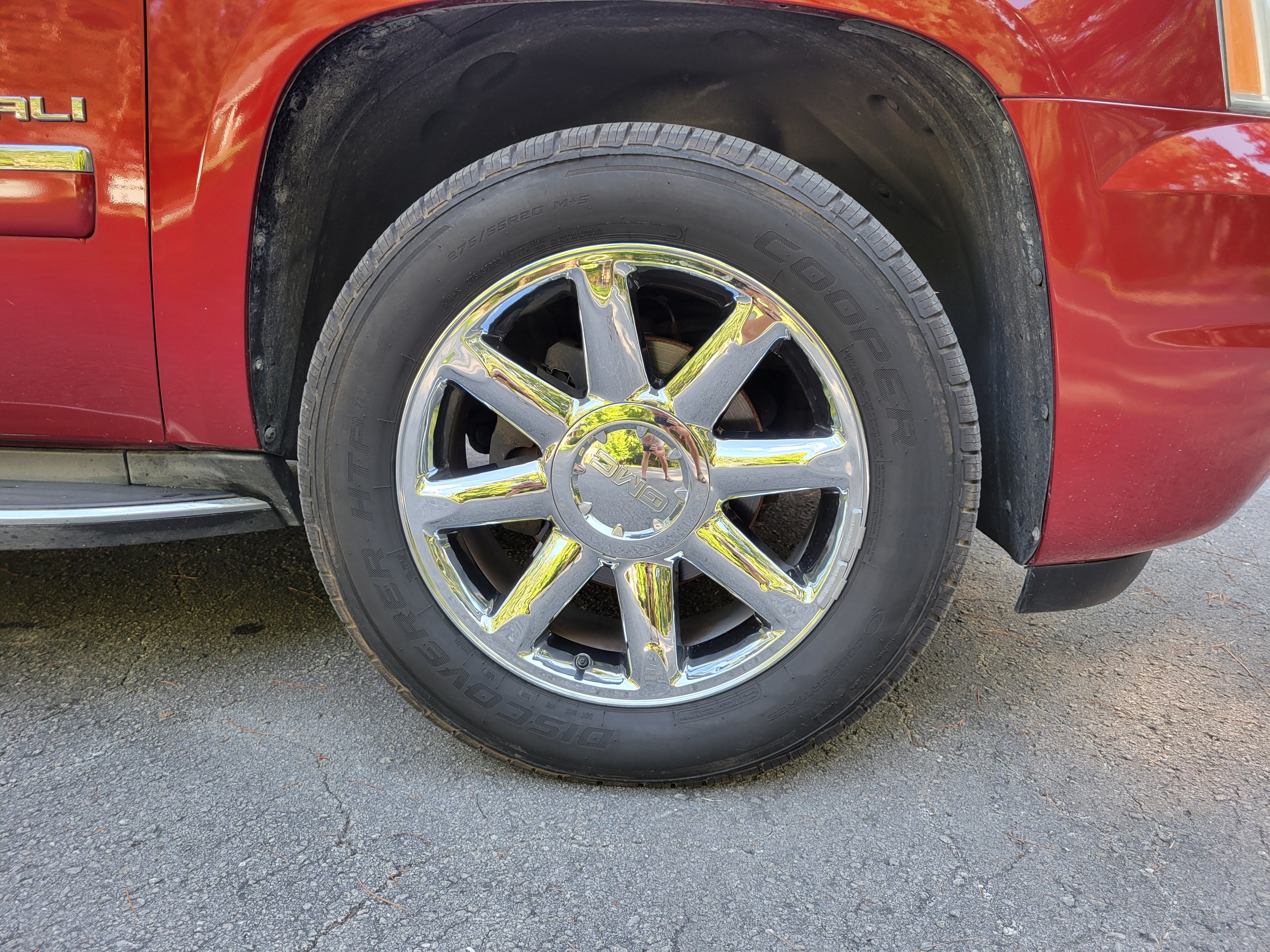 Used 2012 GMC Yukon XL Denali RWD image 12