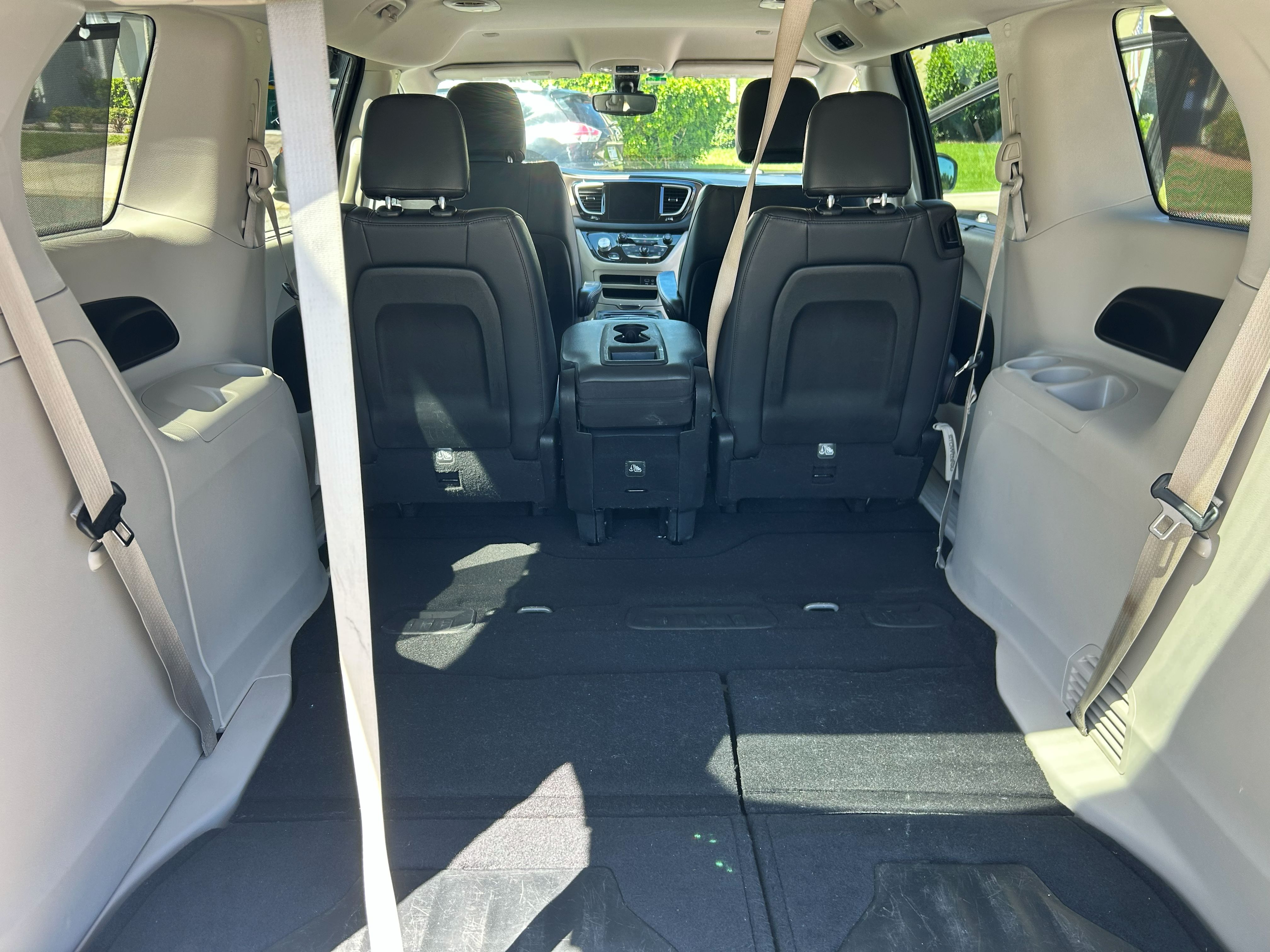 Used 2017 Chrysler Pacifica Touring-L w/ Tire & Wheel Group FWD image 27