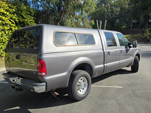 Used 2003 Ford F250 XLT image 9