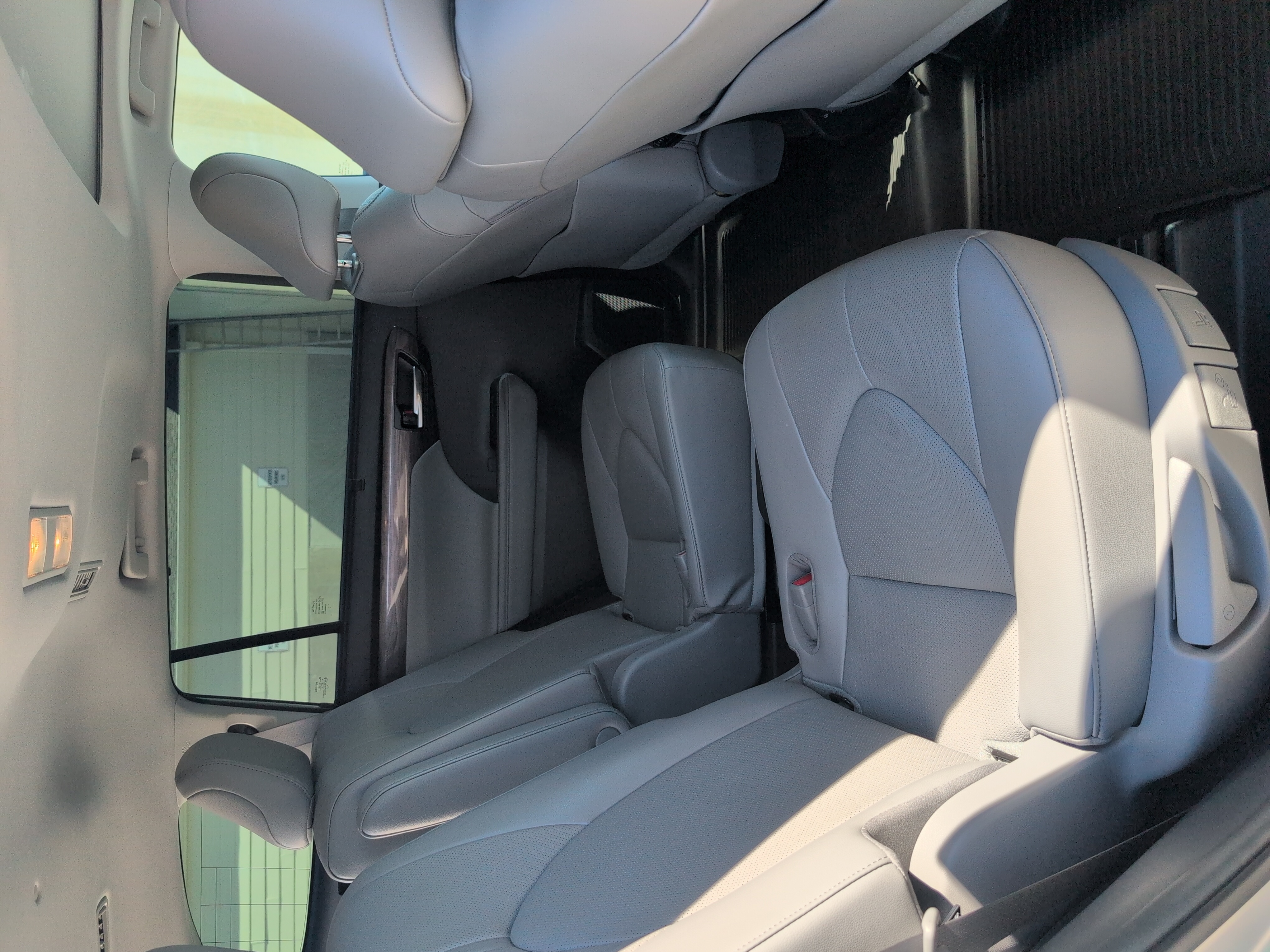 Used 2023 Toyota Highlander Limited FWD image 20