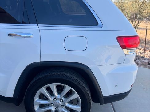 Used 2017 Jeep Grand Cherokee Limited w/ Luxury Group II RWD image 14