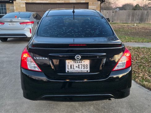 Used 2018 Nissan Versa S Plus image 6