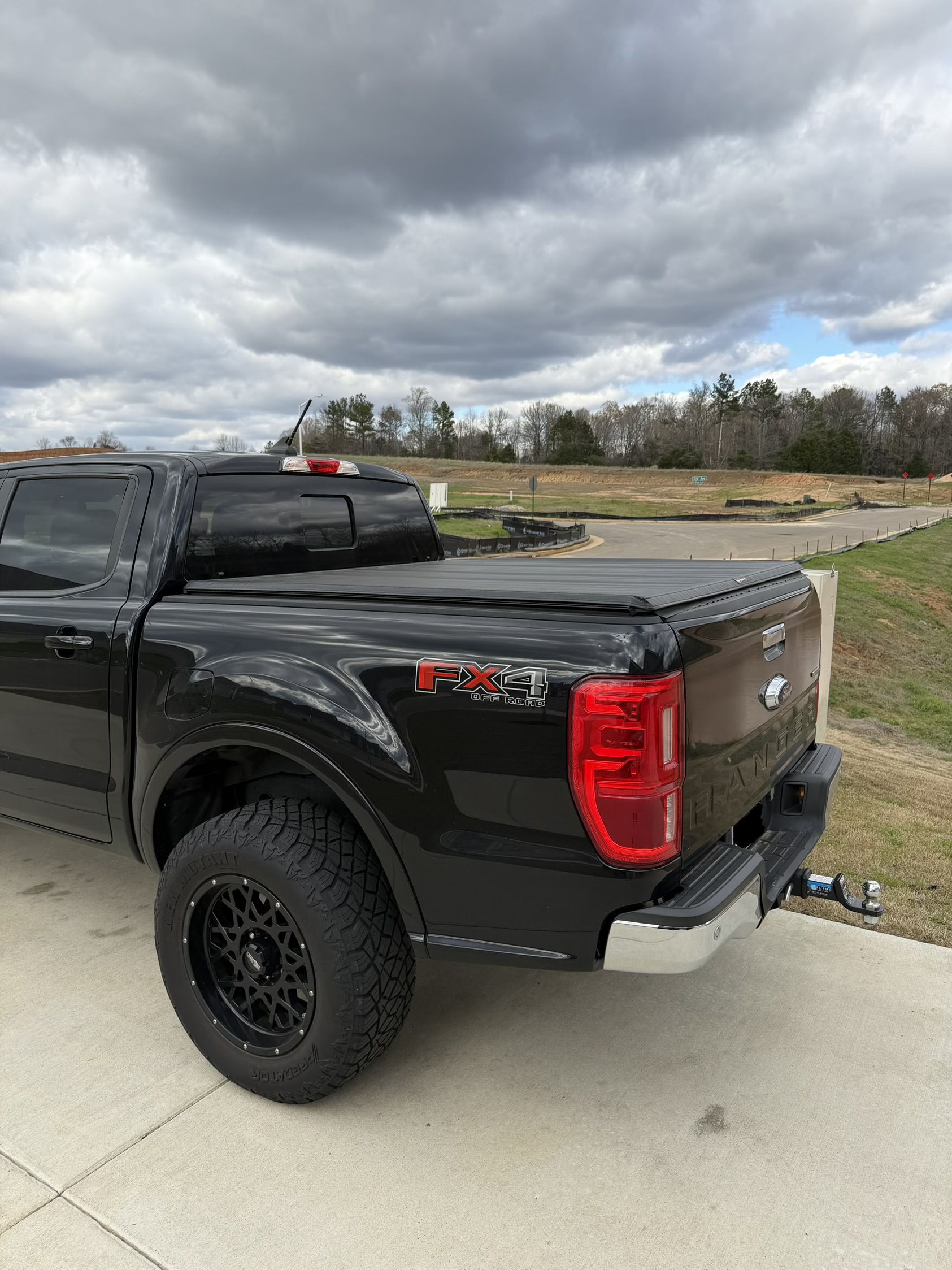 Used 2019 Ford Ranger XLT w/ Equipment Group 302A Luxury AWD/4WD image 3