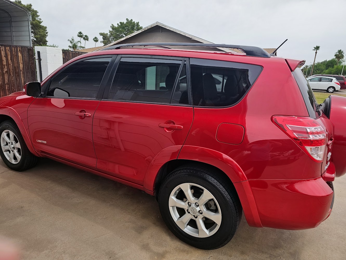 Used 2011 Toyota RAV4 Limited AWD/4WD image 2