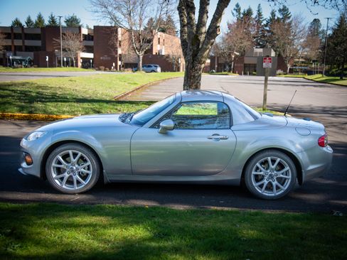 Used 2014 MAZDA MX-5 Miata Grand Touring w/ Premium Package image 13