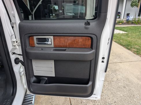 Used 2010 Ford F150 Lariat image 23