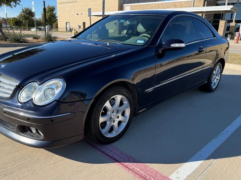 Used 2003 Mercedes-Benz CLK 320 Coupe image 1