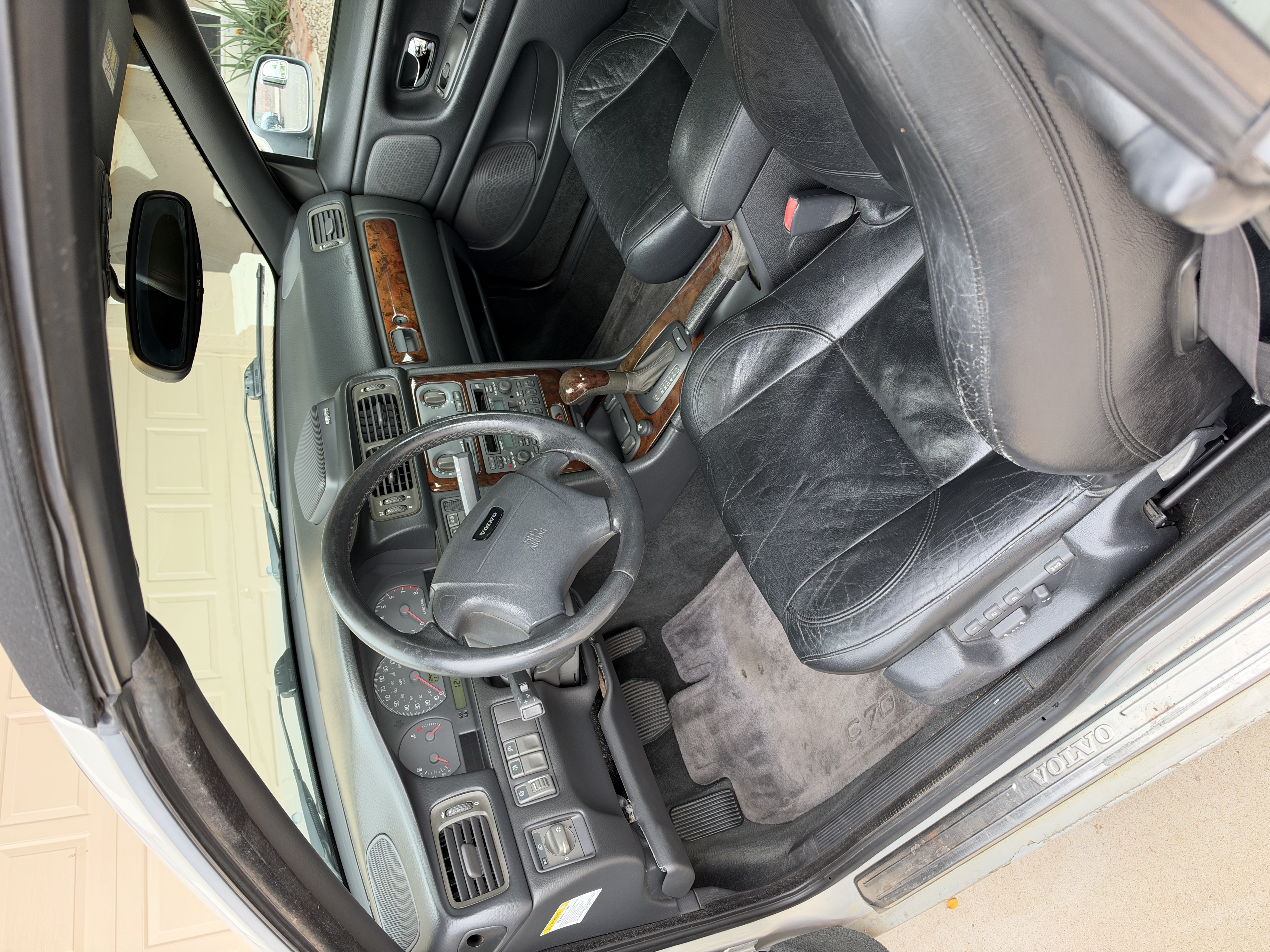 Used 2001 Volvo C70 HT FWD image 6