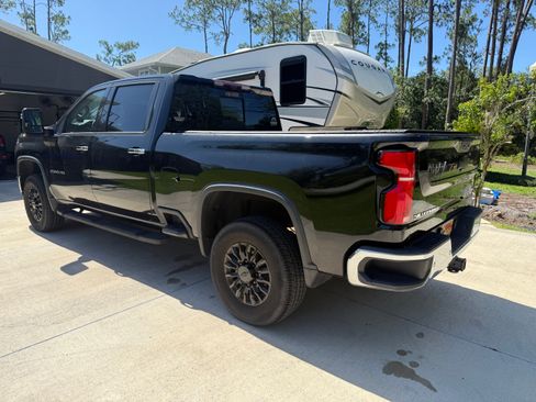 Used 2024 Chevrolet Silverado 2500 LTZ w/ LTZ Plus Package AWD/4WD image 10