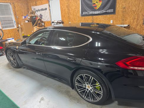 Used 2015 Porsche Panamera S RWD image 4