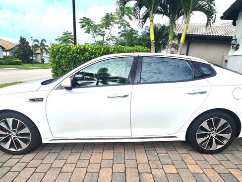 Used 2016 Kia Optima SX FWD image 1