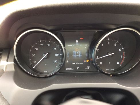 Used 2017 Land Rover Range Rover Evoque SE Premium image 16