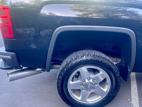 Used 2015 GMC Sierra 2500 SLT w/ Duramax Plus Package AWD/4WD image 13
