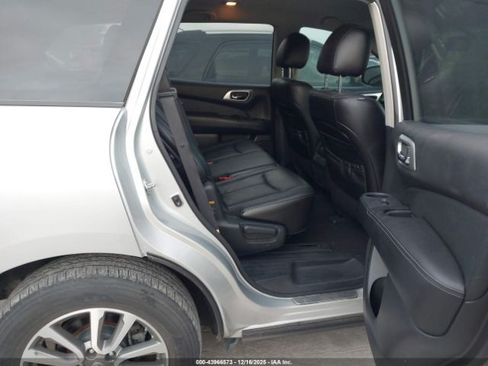 Used 2013 Nissan Pathfinder SL w/ Trailer Tow Pkg image 6