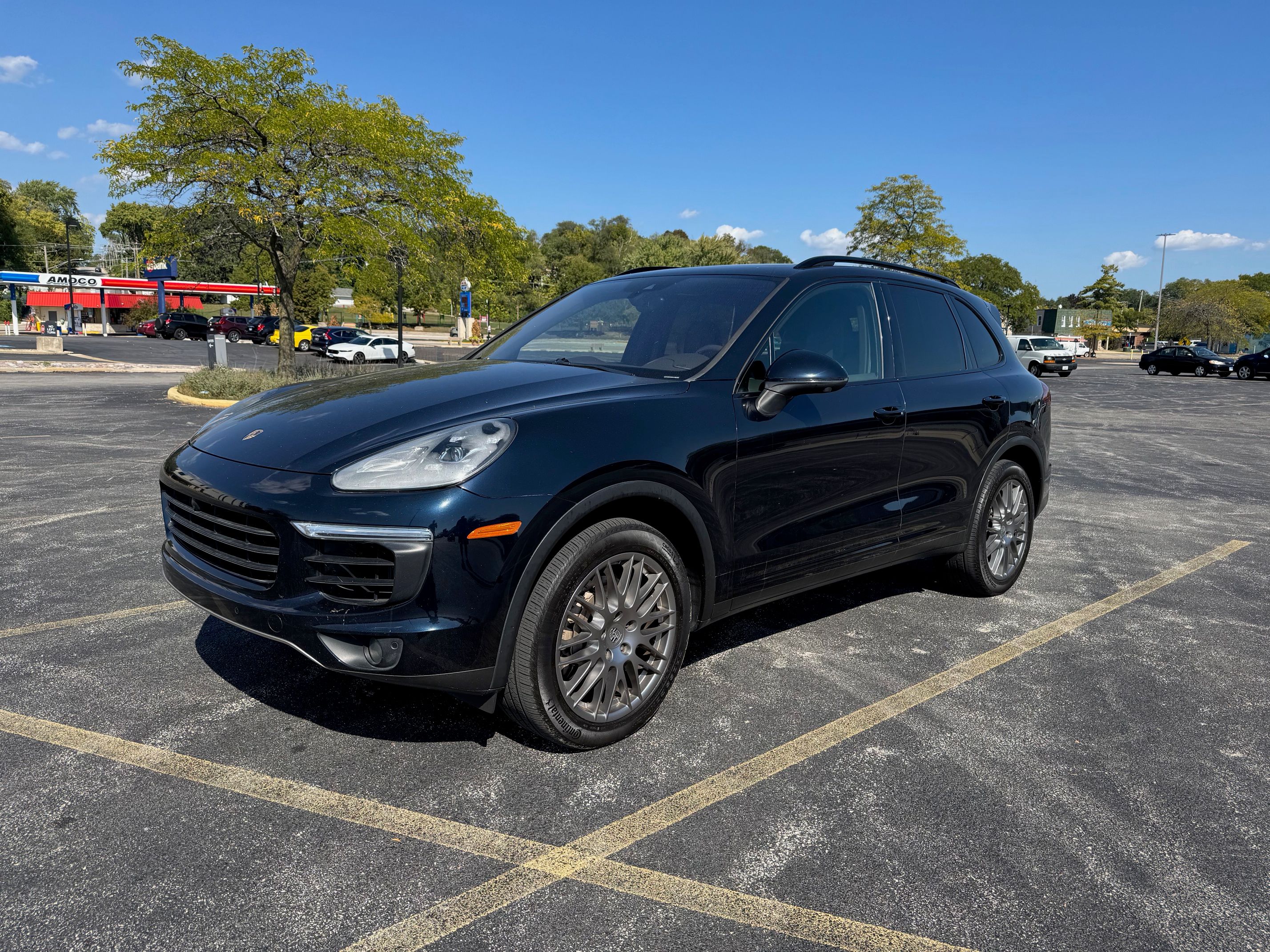 Used 2017 Porsche Cayenne S AWD/4WD image 2