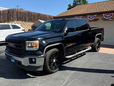 Used 2015 GMC Sierra 1500 SLE w/ SLE Value Package RWD image 1
