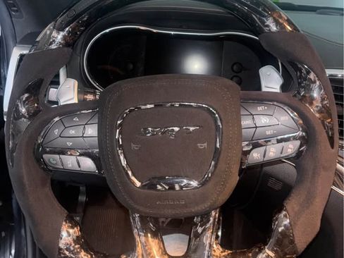 Used 2016 Jeep Grand Cherokee SRT image 6