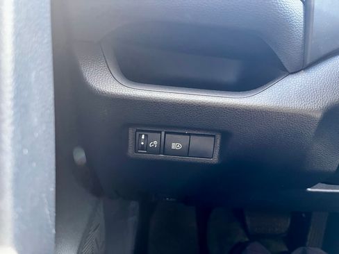 Used 2019 Toyota RAV4 LE image 15