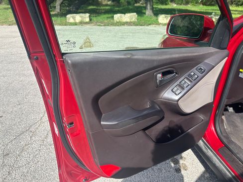 Used 2014 Hyundai Tucson SE image 10