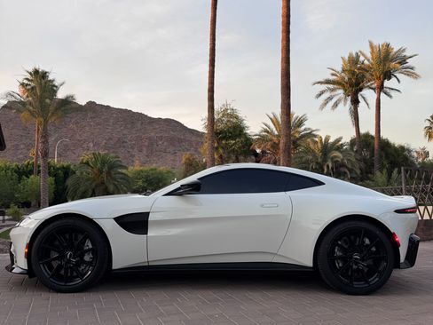 Used 2020 Aston Martin V8 Vantage Coupe RWD image 12