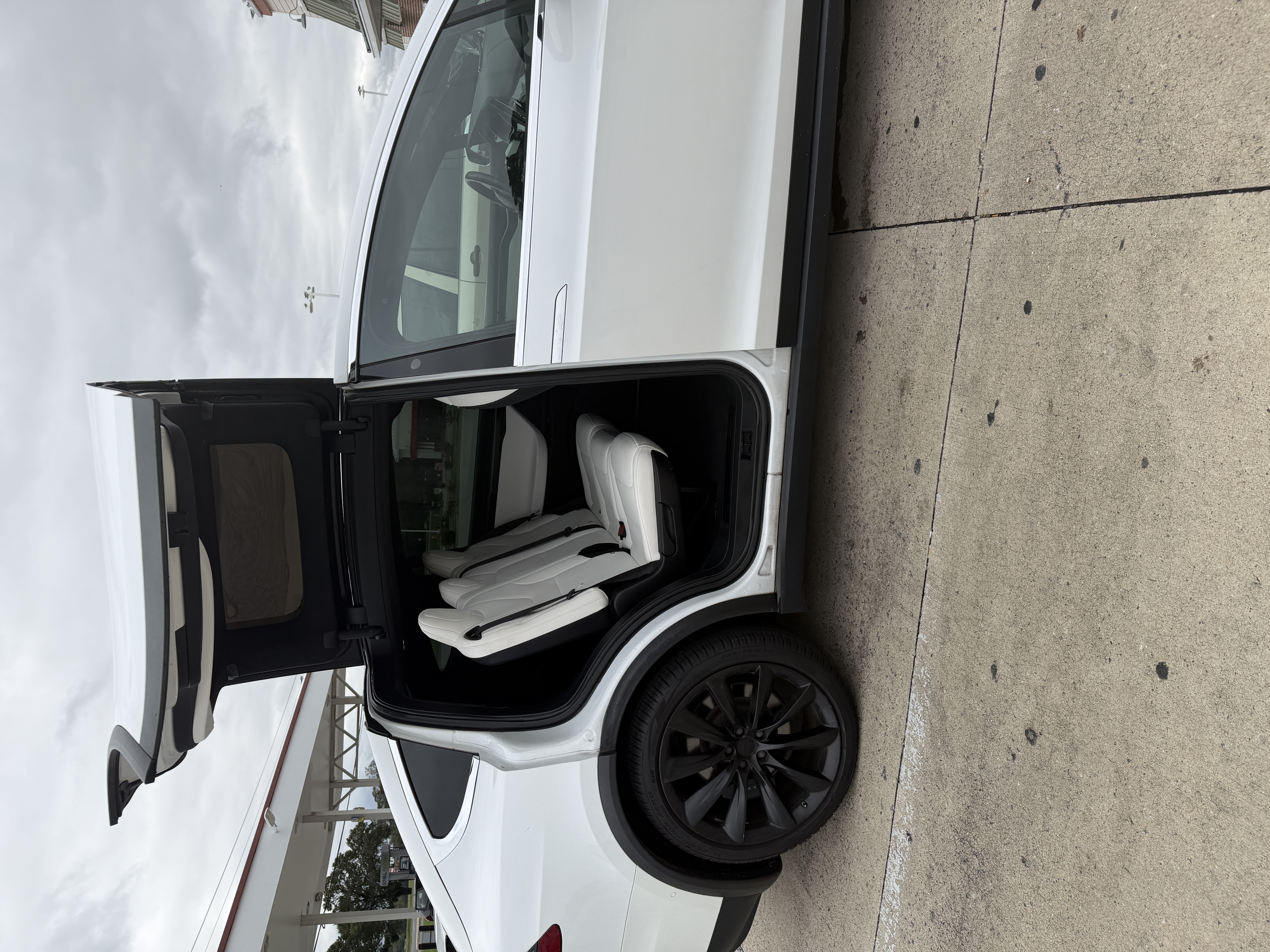 Used 2021 Tesla Model X Long Range AWD/4WD image 9