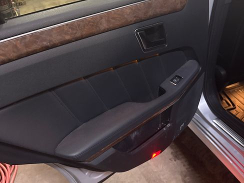 Used 2012 Mercedes-Benz E 350 4MATIC Sedan image 12