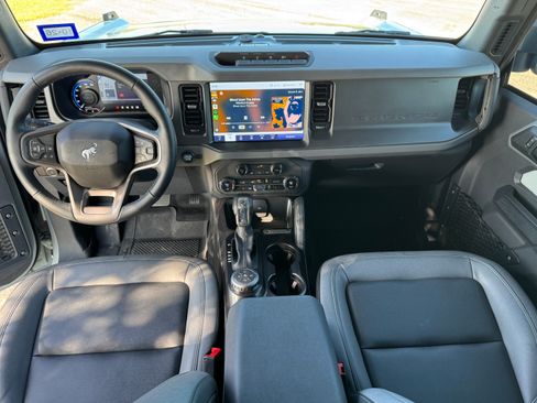 Used 2024 Ford Bronco Big Bend w/ Sasquatch Package AWD/4WD image 16