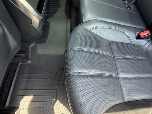 Used 2017 Land Rover Range Rover Sport HSE image 12