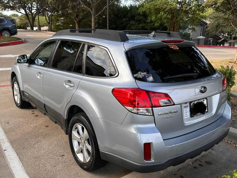 Used 2014 Subaru Outback 2.5i Limited w/ Moonroof Package AWD/4WD image 4