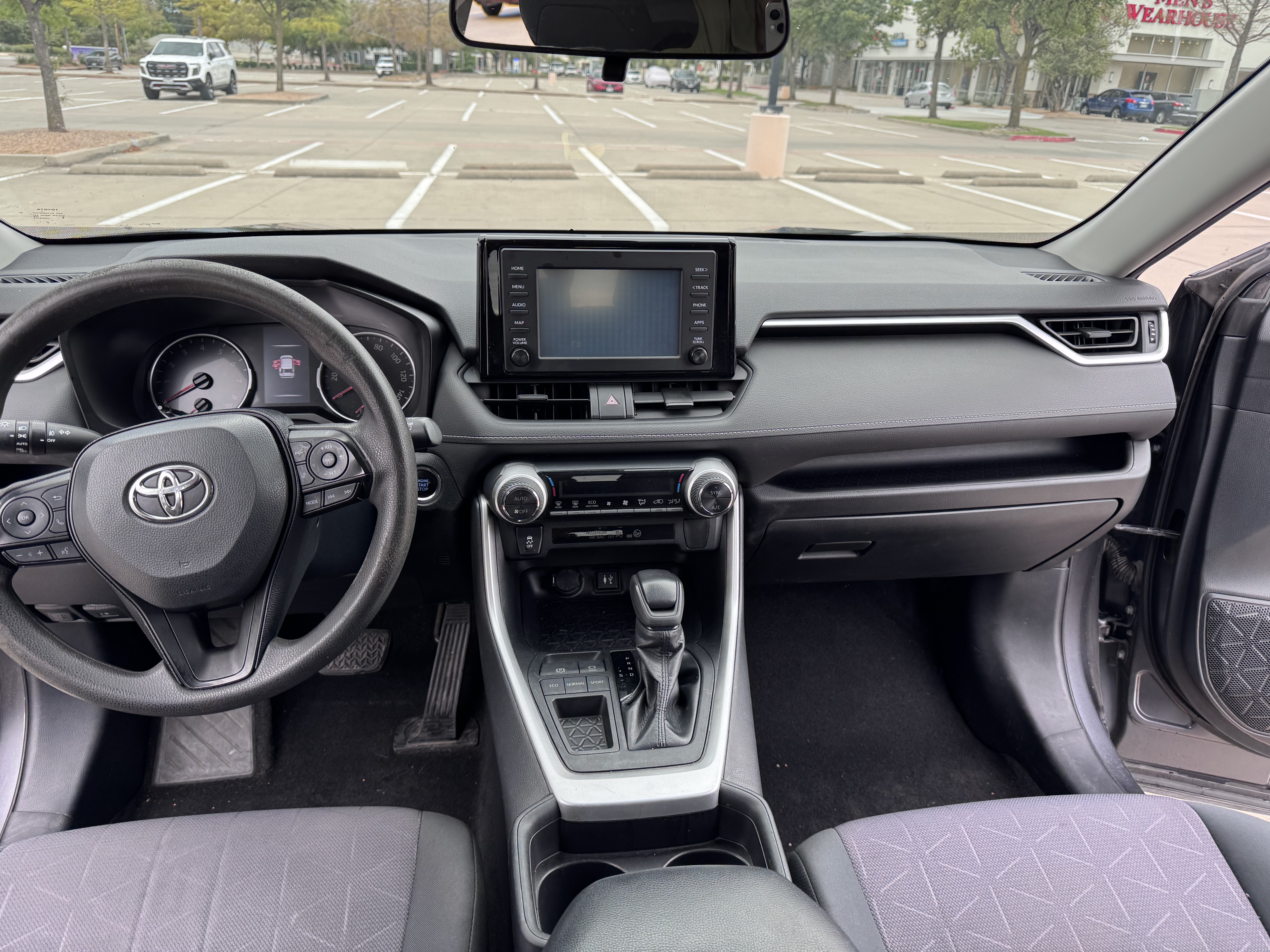 Used 2019 Toyota RAV4 XLE FWD image 13