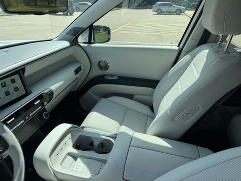 Used 2026 Hyundai Palisade Calligraphy FWD image 11