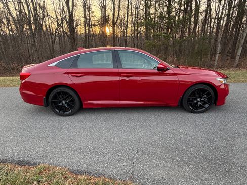 Used 2020 Honda Accord Sport image 2