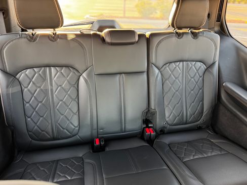 Used 2022 Jeep Grand Wagoneer Series III image 14