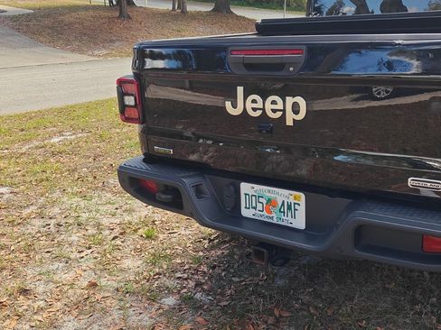 Used 2021 Jeep Gladiator Overland w/ Popular Equipment Package image 10