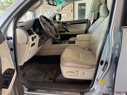 Used 2017 Lexus GX 460 AWD/4WD image 17