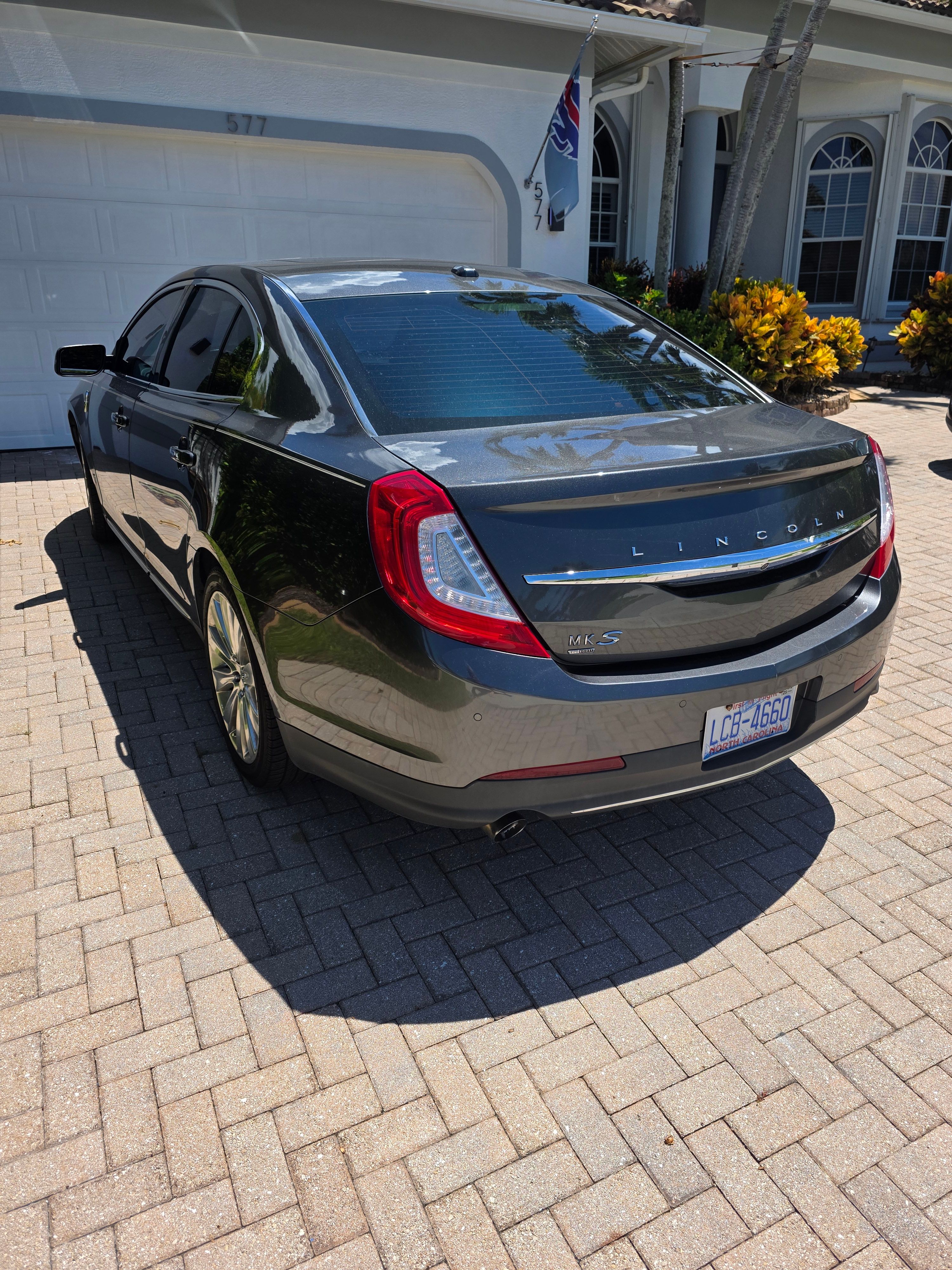 Used 2016 Lincoln MKS AWD w/ Equipment Group 201A image 5