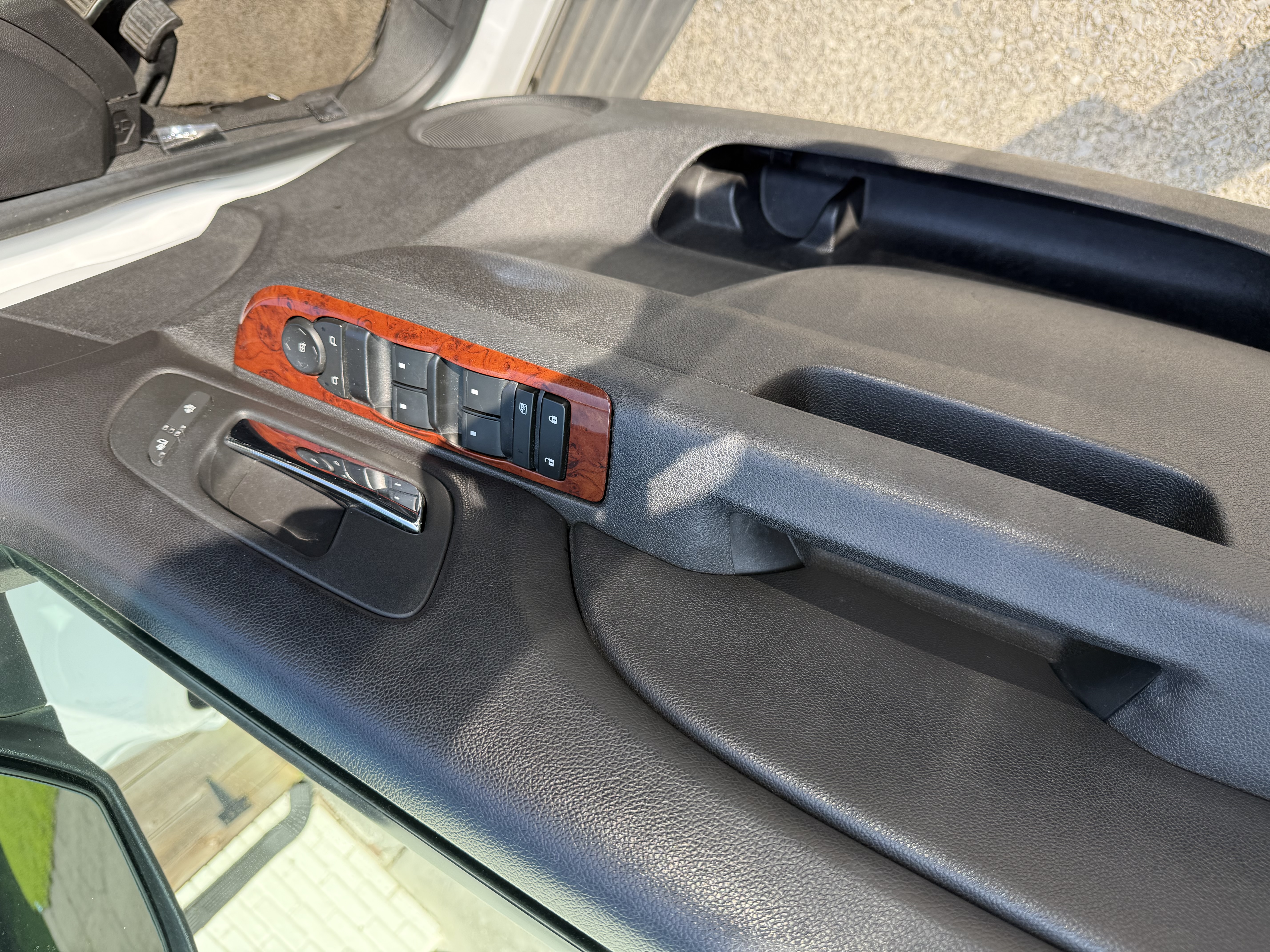 Used 2012 Chevrolet Tahoe LT RWD image 23