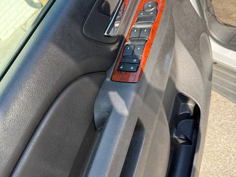 Used 2012 Chevrolet Tahoe LT RWD image 23