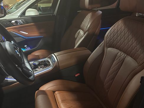 Used 2024 BMW X7 M60i w/ Executive Package image 5