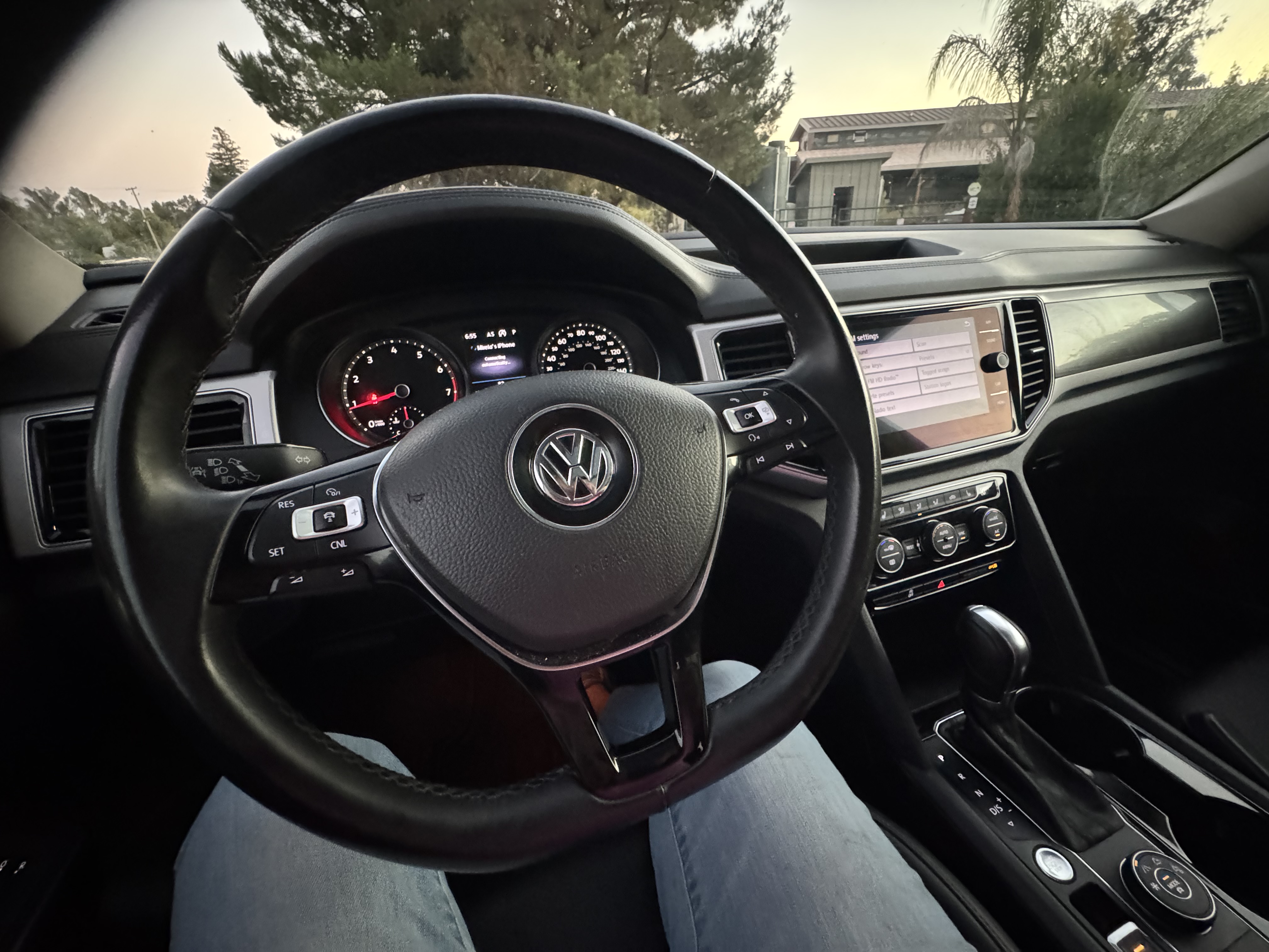 Used 2018 Volkswagen Atlas SEL AWD/4WD image 15