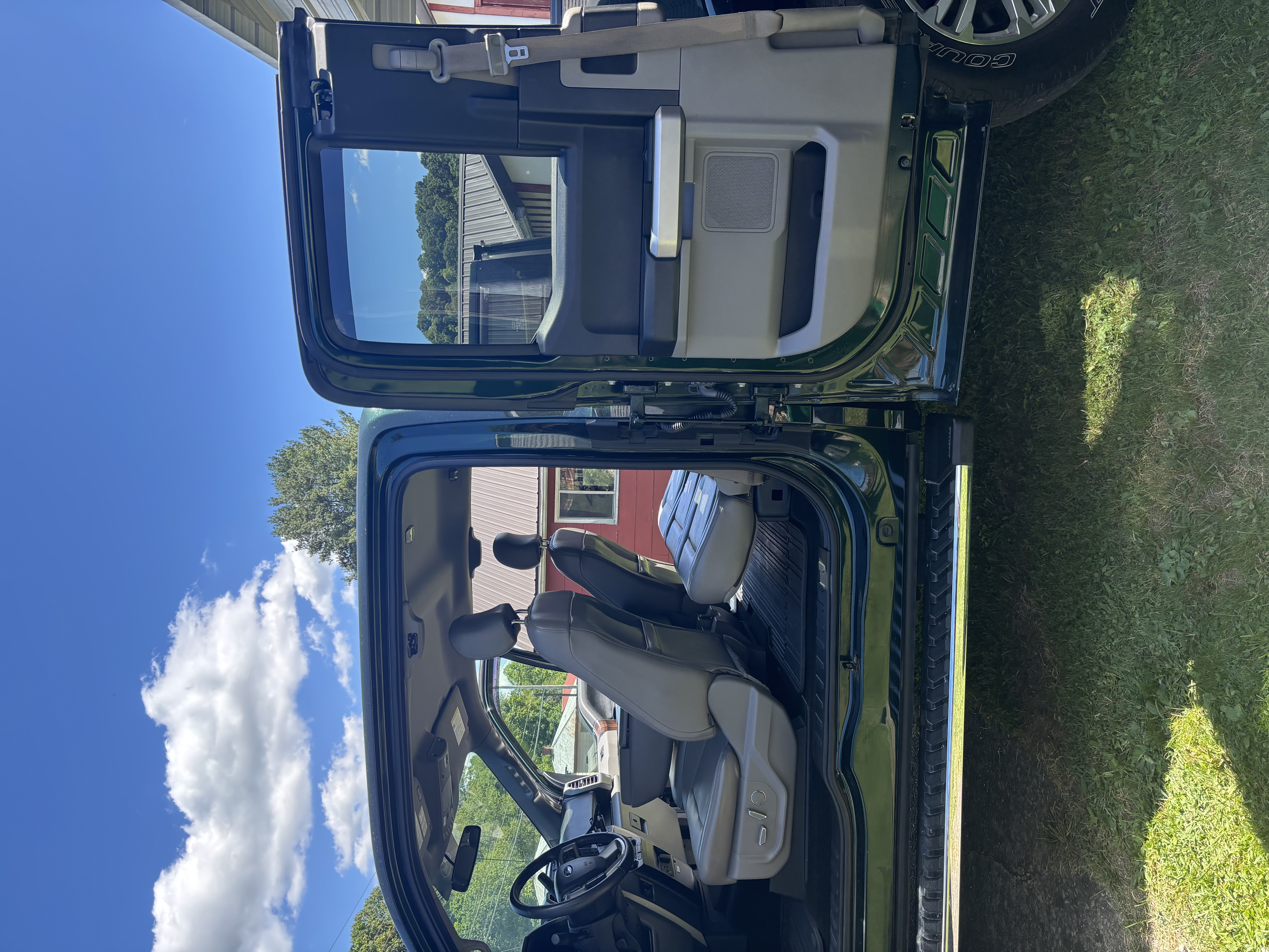 Used 2015 Ford F150 Lariat w/ Equipment Group 501A Mid AWD/4WD image 8