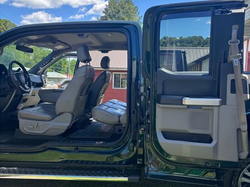 Used 2015 Ford F150 Lariat w/ Equipment Group 501A Mid image 8